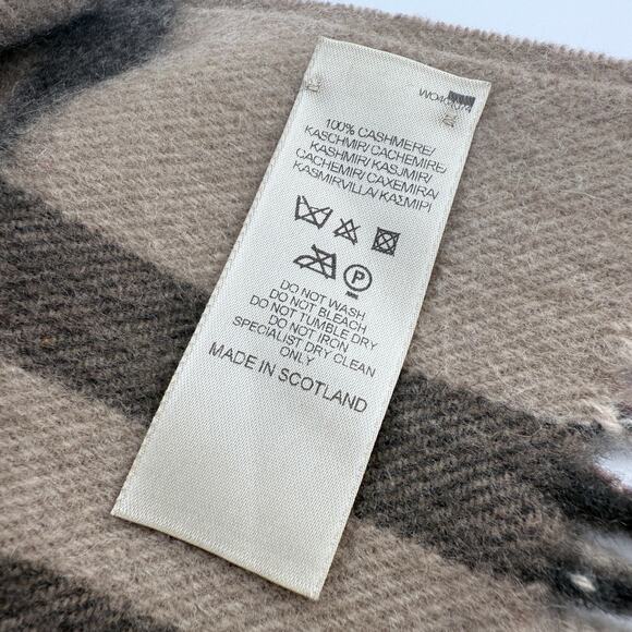 🔥 Flash Sale 🔥 Burberry Cashemer Scarf - Picture 5 of 11